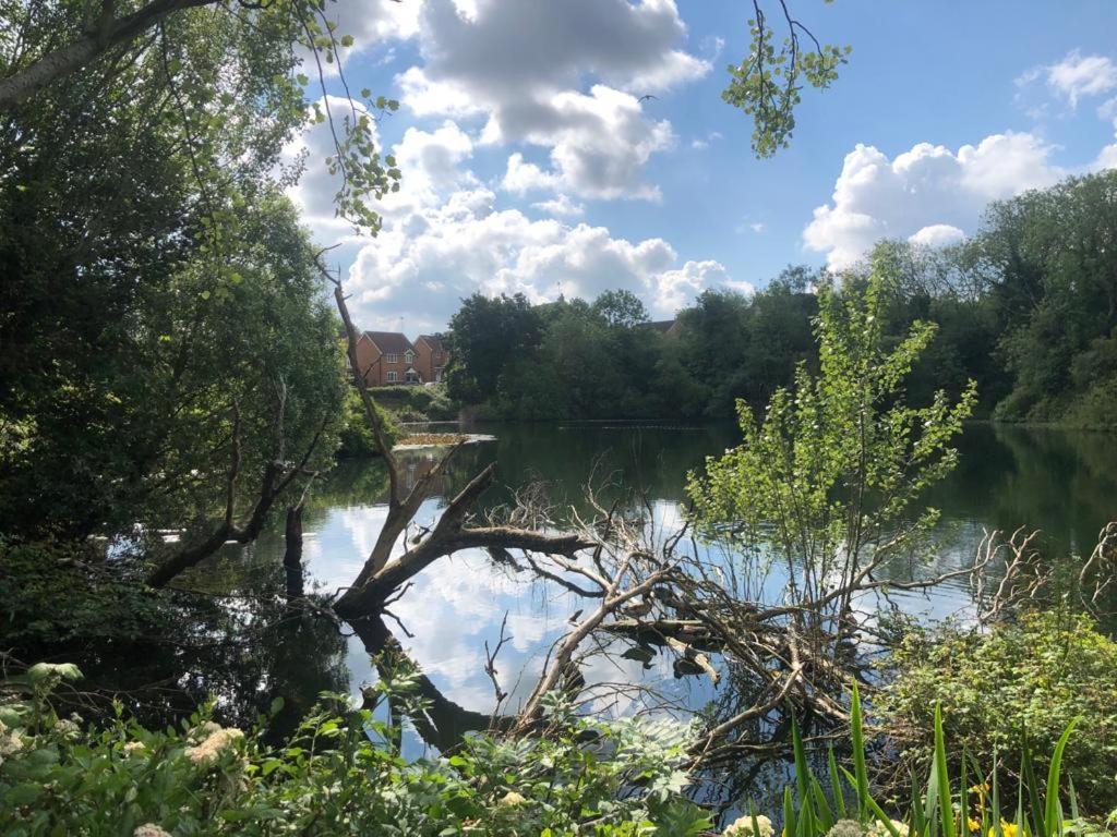 Dease Manor Apartment Higham Ferrers ภายนอก รูปภาพ