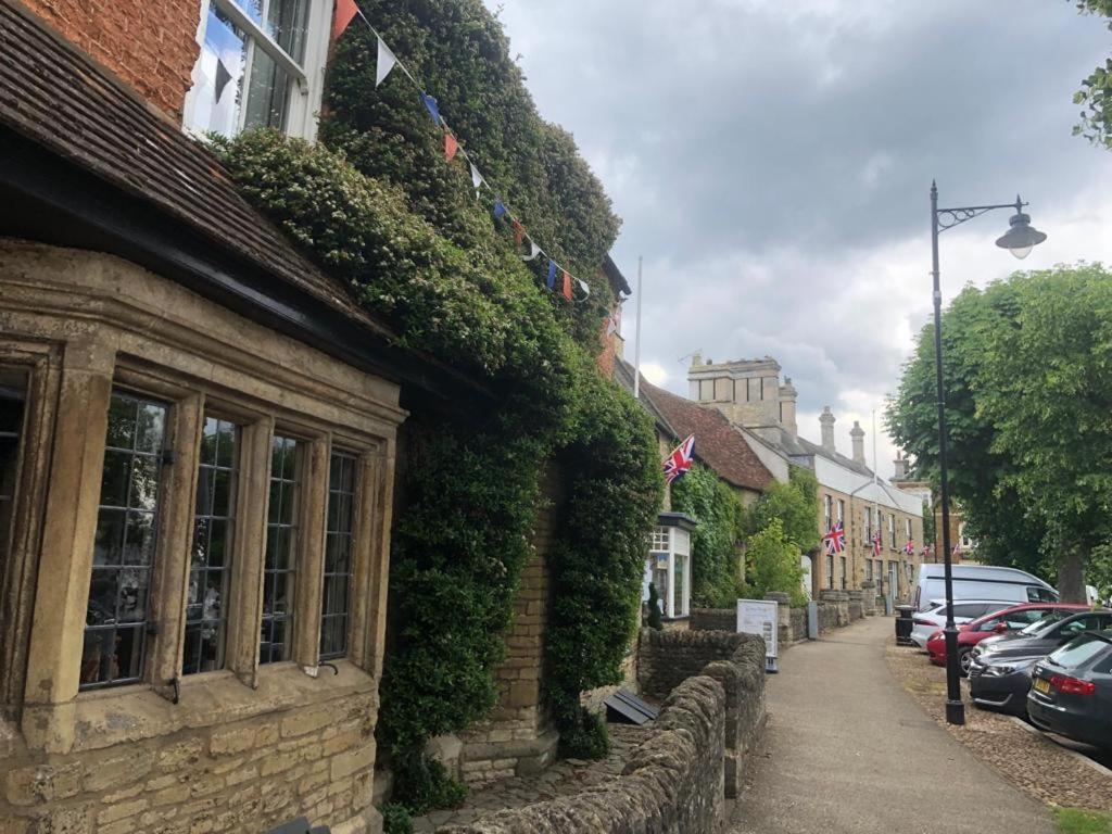 Dease Manor Apartment Higham Ferrers ภายนอก รูปภาพ