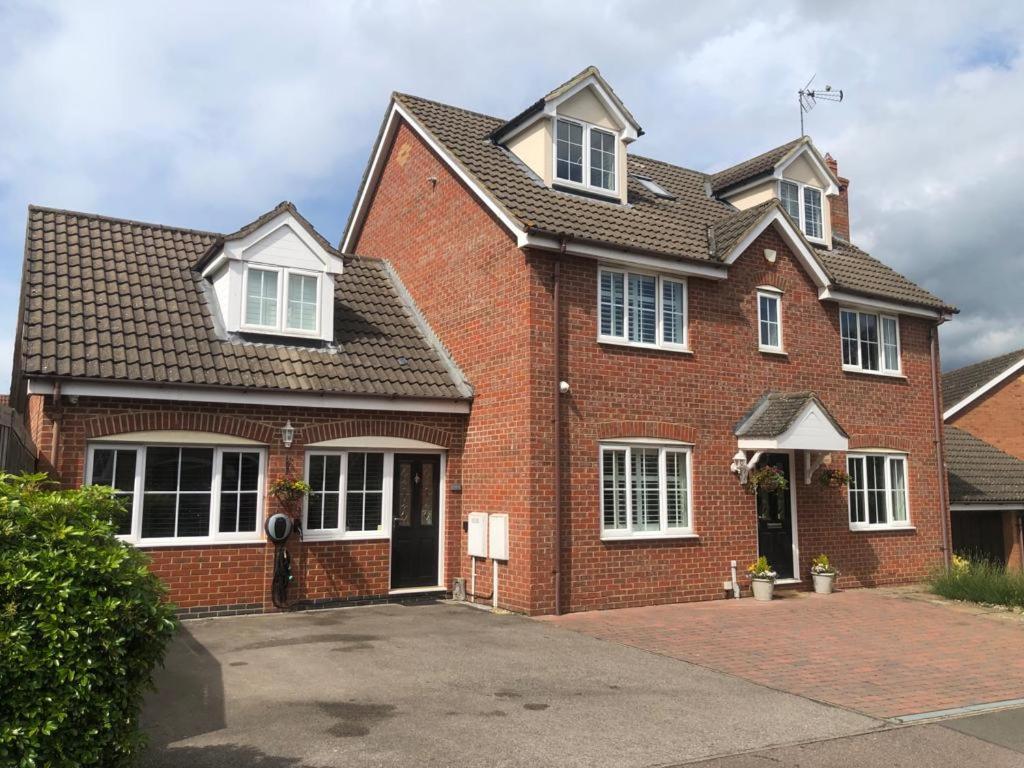 Dease Manor Apartment Higham Ferrers ภายนอก รูปภาพ