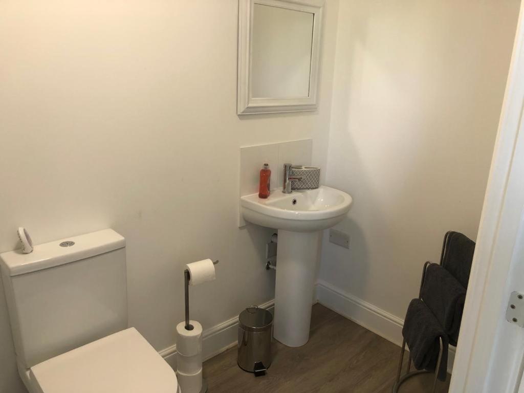 Dease Manor Apartment Higham Ferrers ภายนอก รูปภาพ