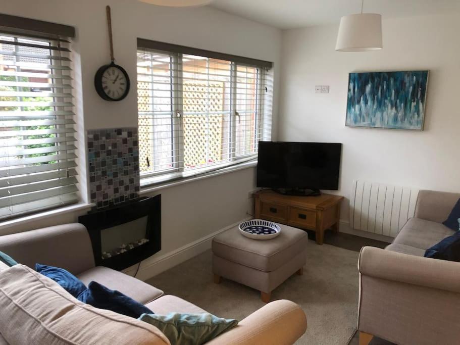Dease Manor Apartment Higham Ferrers ภายนอก รูปภาพ