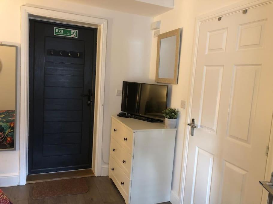 Dease Manor Apartment Higham Ferrers ภายนอก รูปภาพ